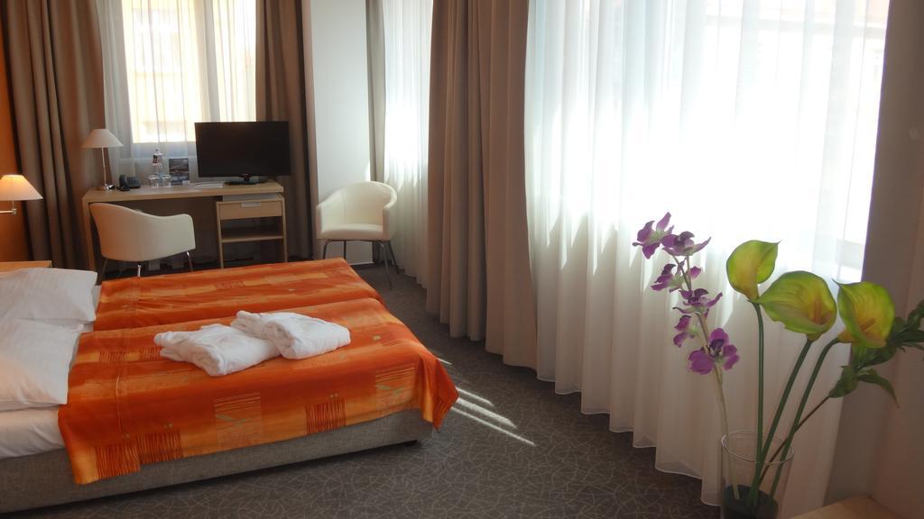 Hotel Ehrlich Praha Bagian luar foto