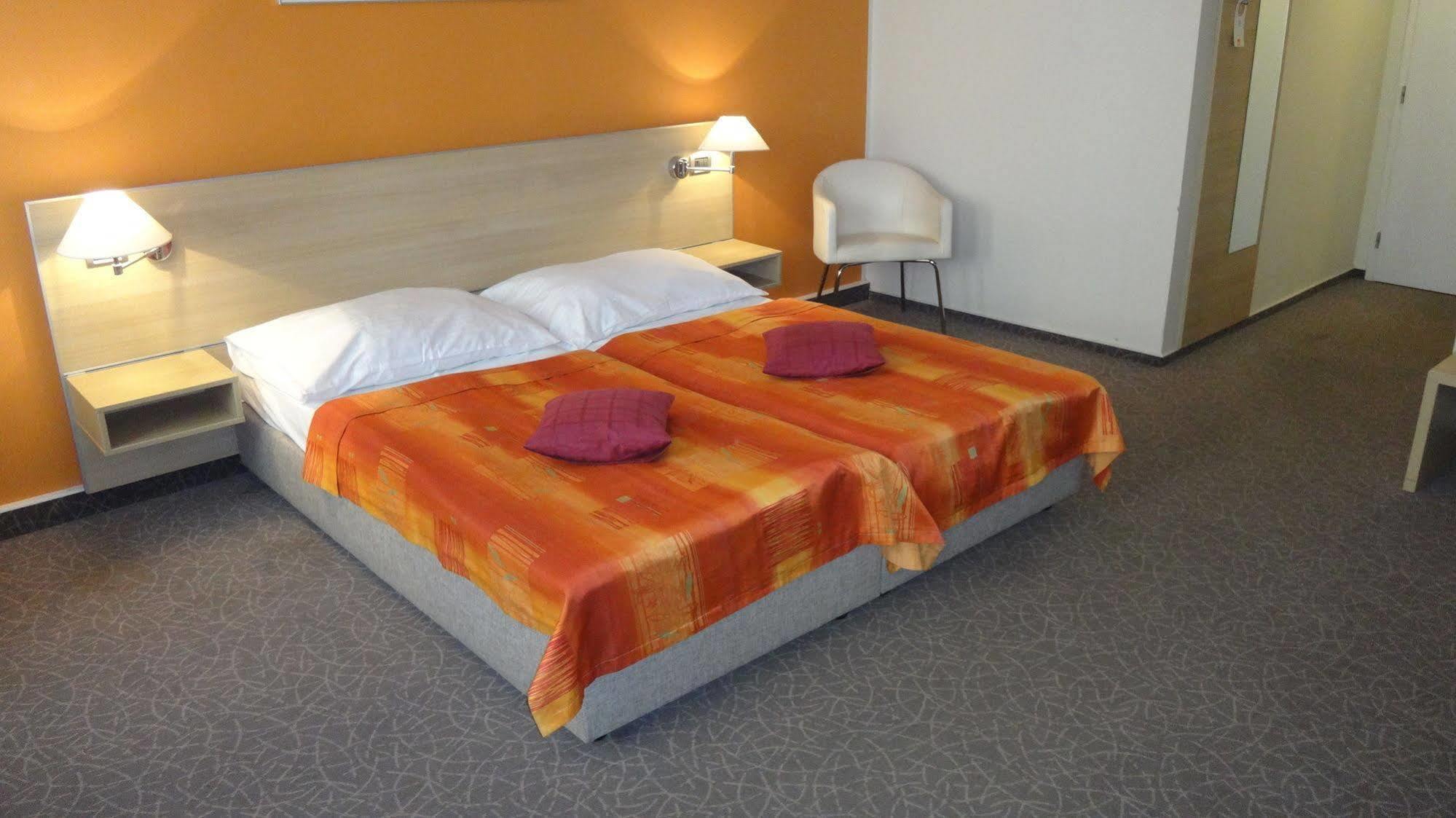 Hotel Ehrlich Praha Bagian luar foto