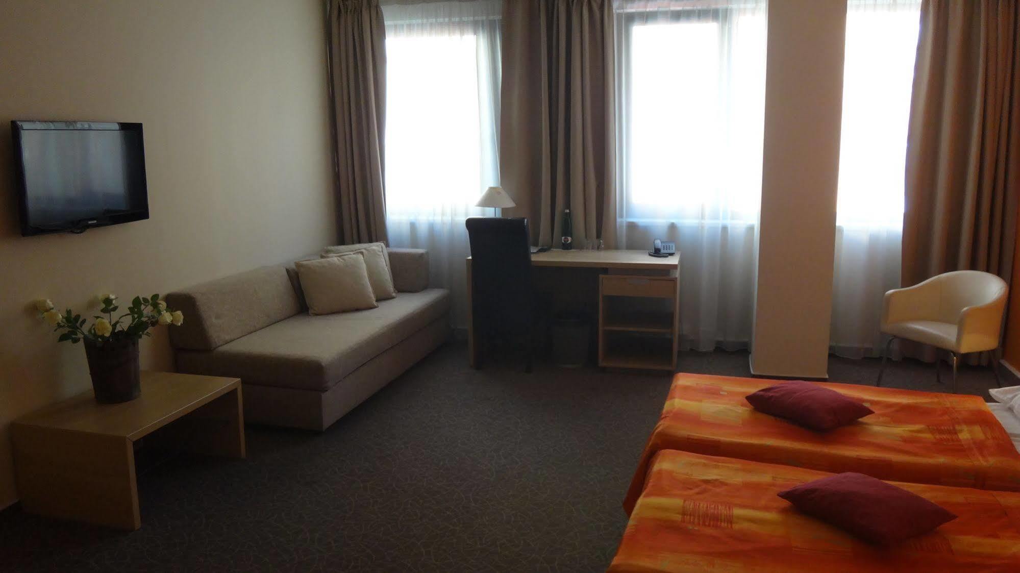 Hotel Ehrlich Praha Bagian luar foto